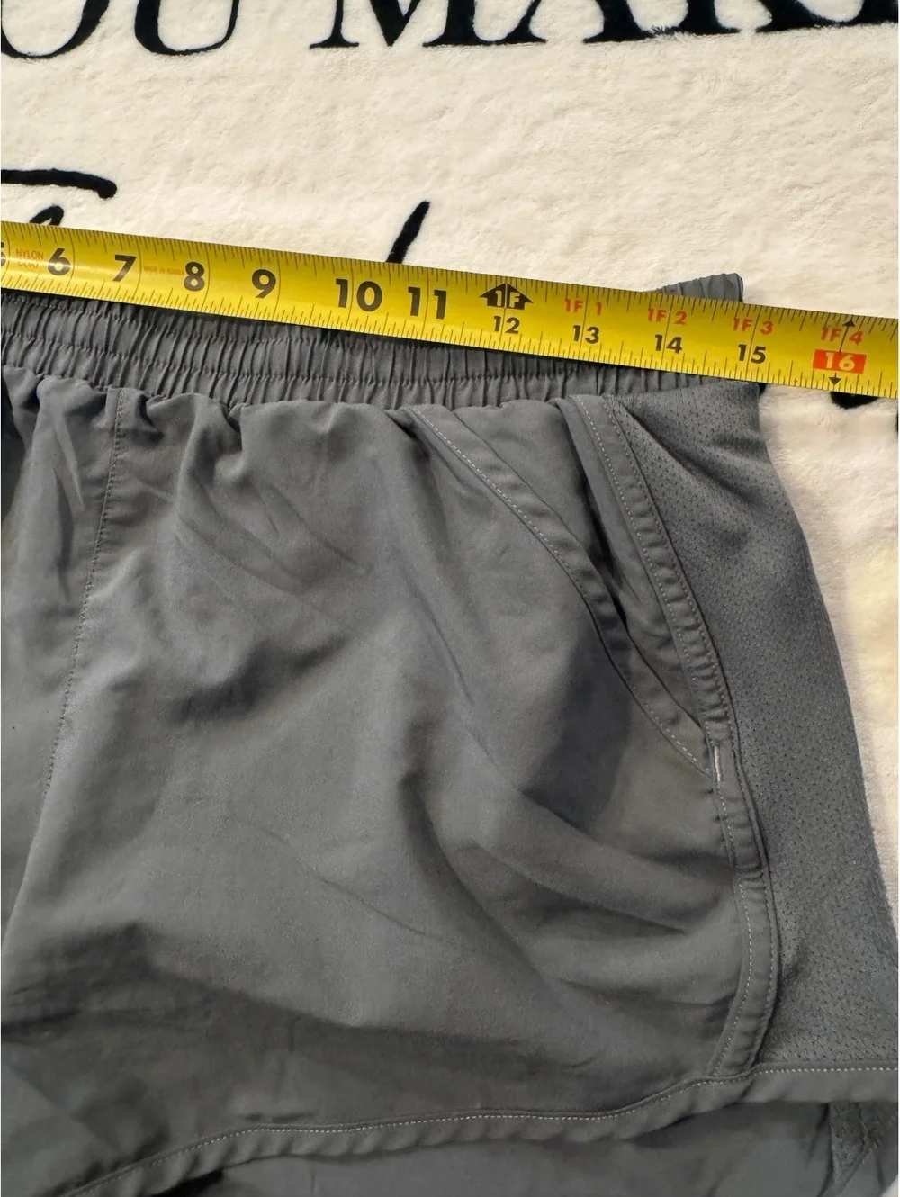 Under Armor Womens Medium Gray Running Shorts Athletic Gym Workout Size M
